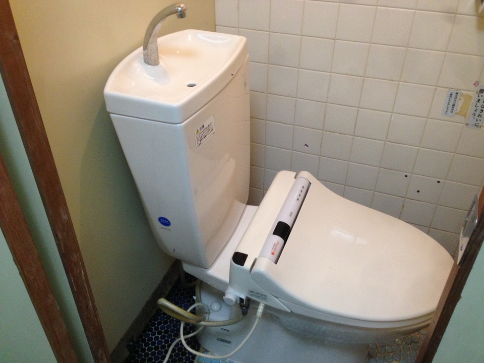 タンク式トイレの水漏れ～その3 トイレ診断・メンテナンス・掃除｜京都のアメニティコスモス